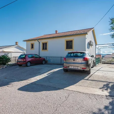 Nice Apartment In Omisalj With Wifi Exterior photo