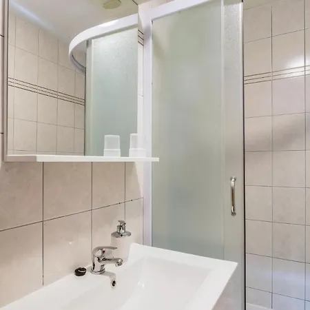 Nice Apartment In Omisalj With Wifi Exterior photo