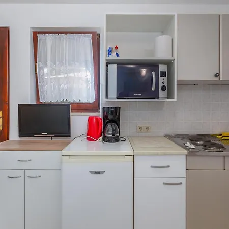 Nice Apartment In Omisalj With Wifi Exterior photo