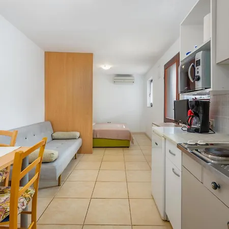 Nice Apartment In Omisalj With Wifi Exterior photo