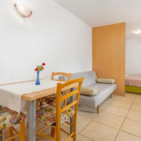 Nice Apartment In Omisalj With Wifi Exterior photo