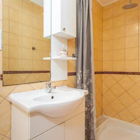 Nice Apartment In Omisalj With Wifi Exterior photo
