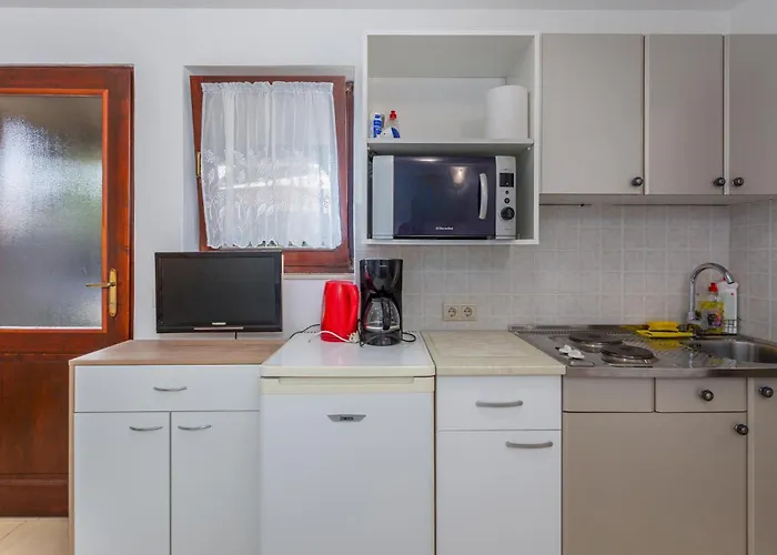 Nice Apartment In Omisalj With Wifi